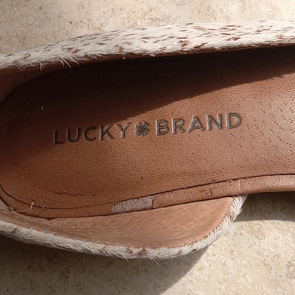 Women's LuckyBrand flats - Picture 2 of 3
